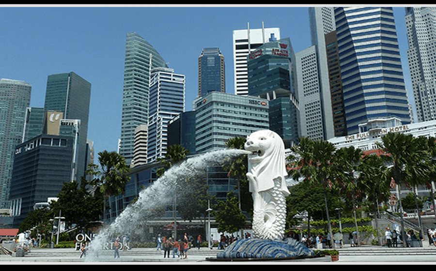 Singapore Merlion and city skyline